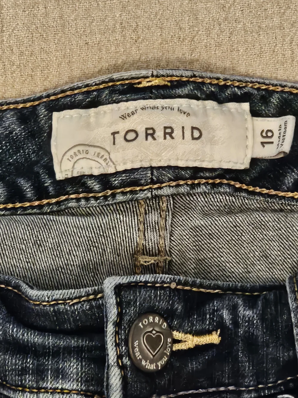 Torrid Women's Denim Jean Shorts Blue Waist 16